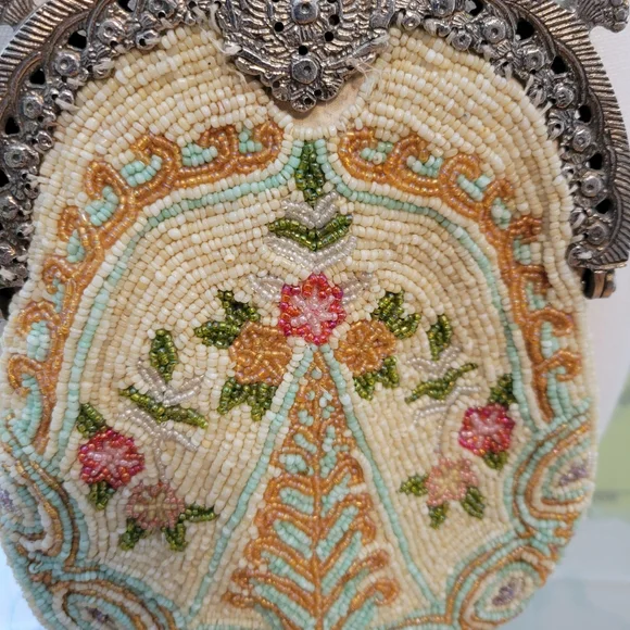 Vintage Beaded Floral Handbag Beautiful Colors, Pink, Green, Blue, and Gold - Picture 5 of 16